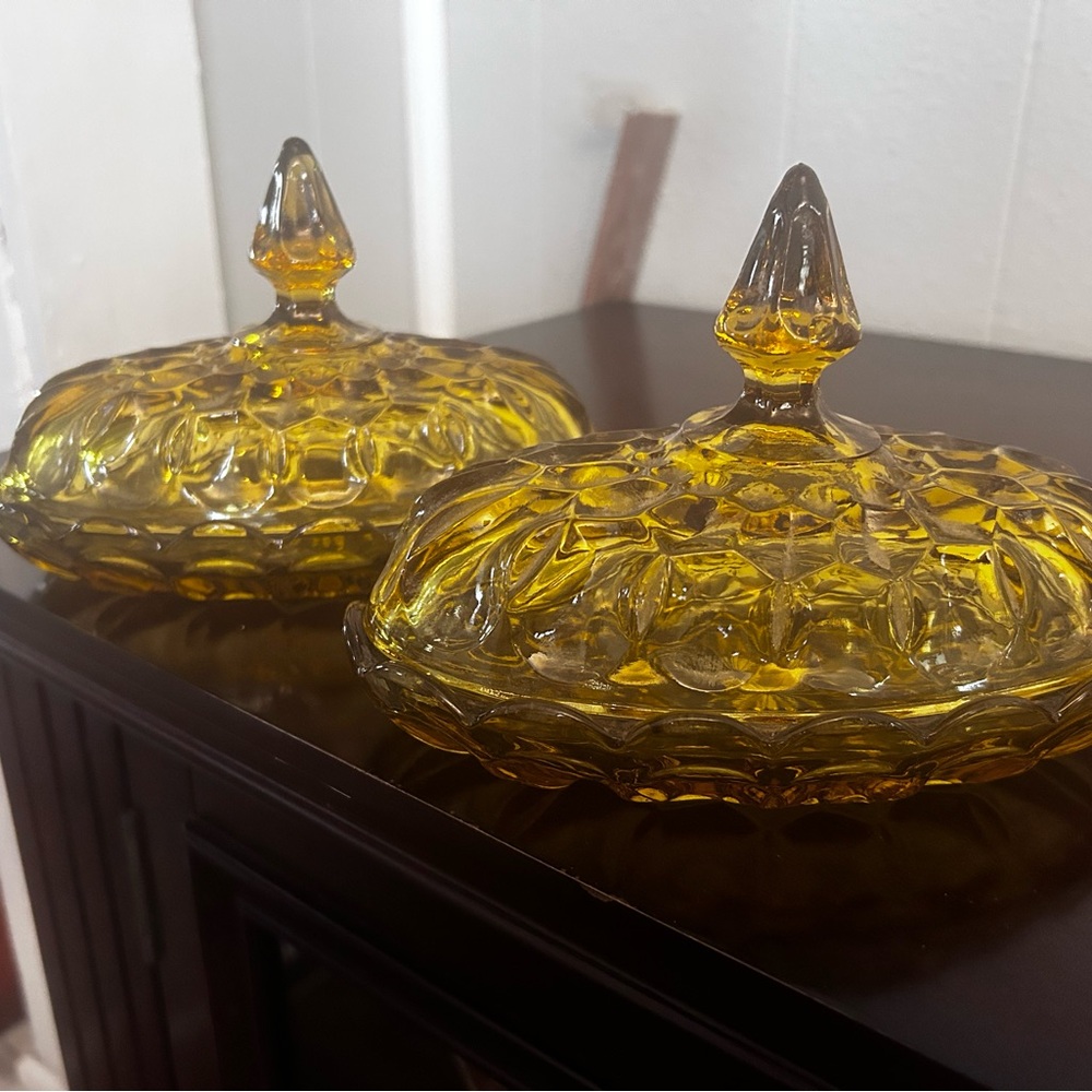 2 yellow/amber dishes. Beautiful!